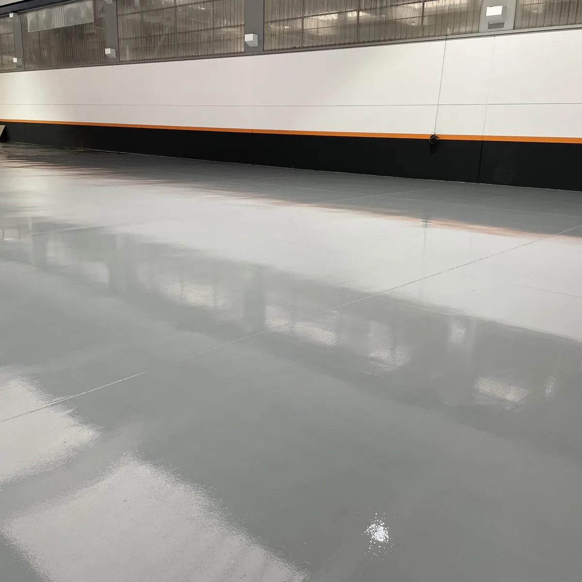 Finished RAL 7001 grey epoxy floor with soft reflections, Galicia Finished RAL 7001 grey epoxy floor with soft reflections, Galicia
