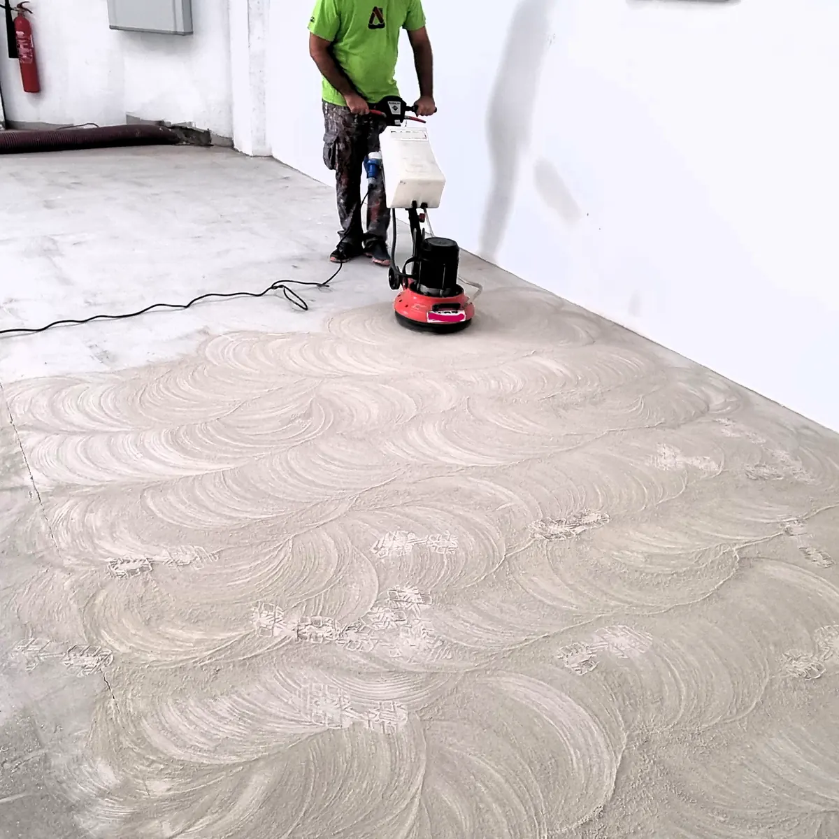 Floor grinder leaving swirl marks on the old concrete