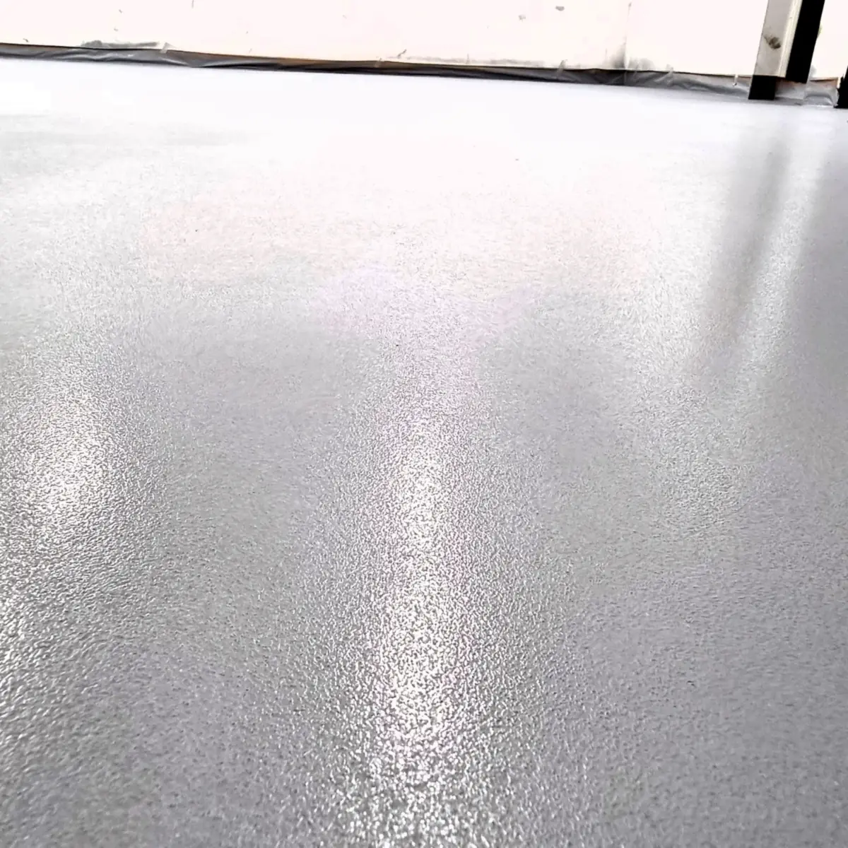 Fine texture on the top coat