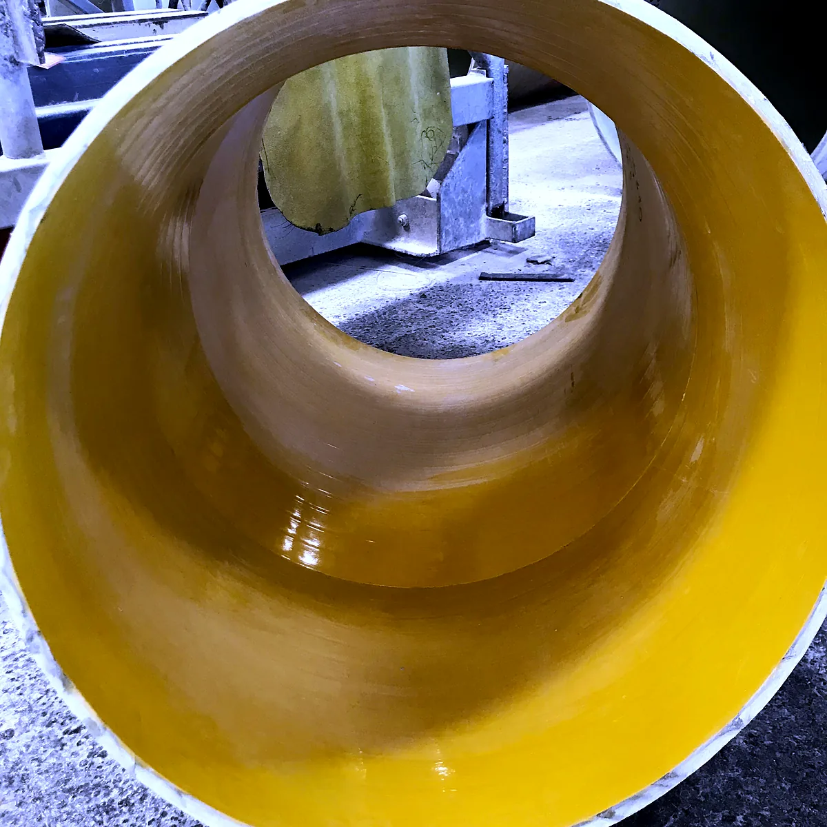 View through a pipe coated inside with Krypton ProLine CH55 View through a pipe coated inside with Krypton ProLine CH55
