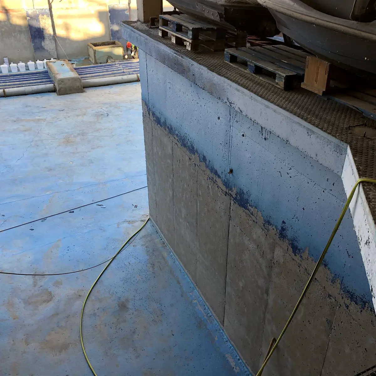 Concrete lake channel before lining, Parque Warner Madrid