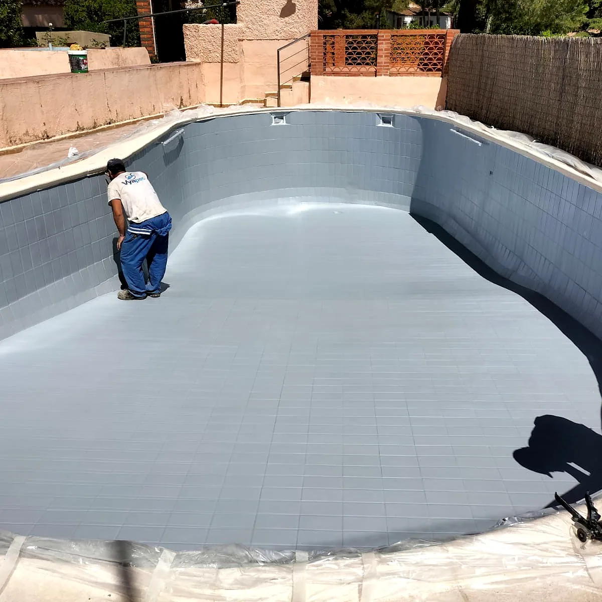 Pool shell covered with a grey coat before the blue top coat, Almansa Pool shell covered with a grey coat before the blue top coat, Almansa