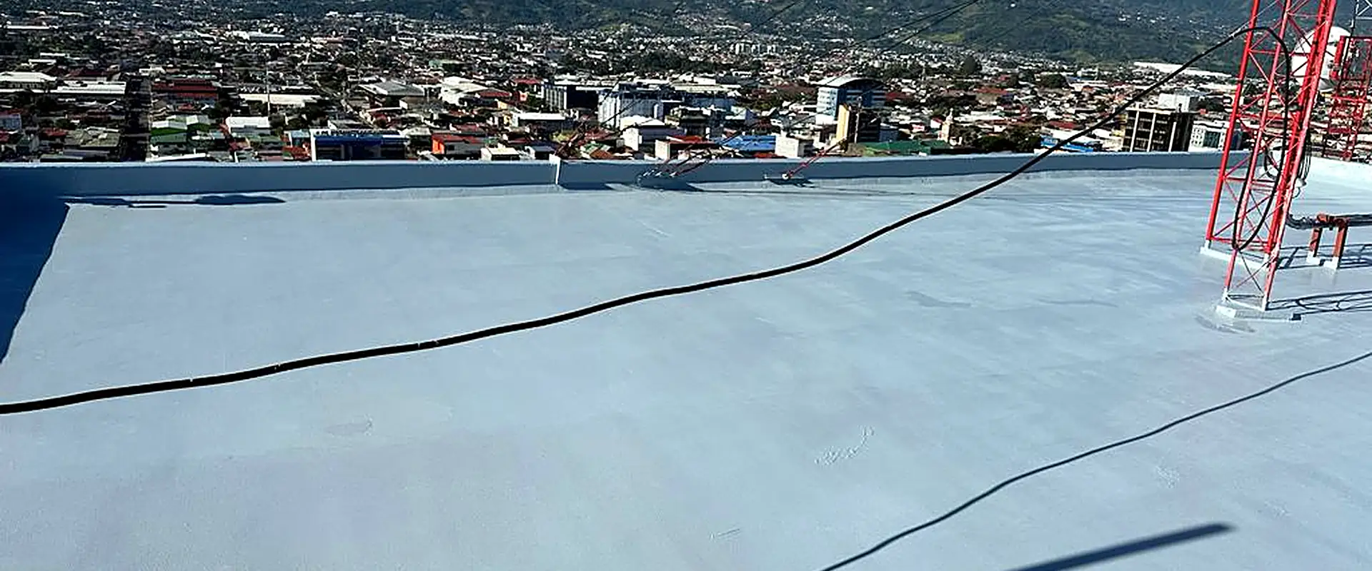 Walkable Roof Waterproofing in San José with Cold Polyurea