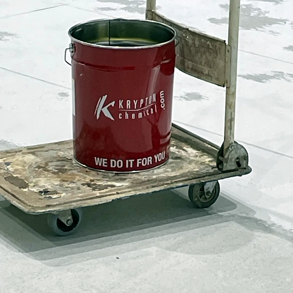 Product tin parked on the coated area during the works
