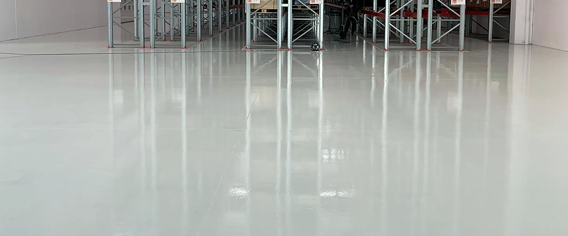 Warehouse Polyaspartic Flooring in Galicia with Kryptanate M