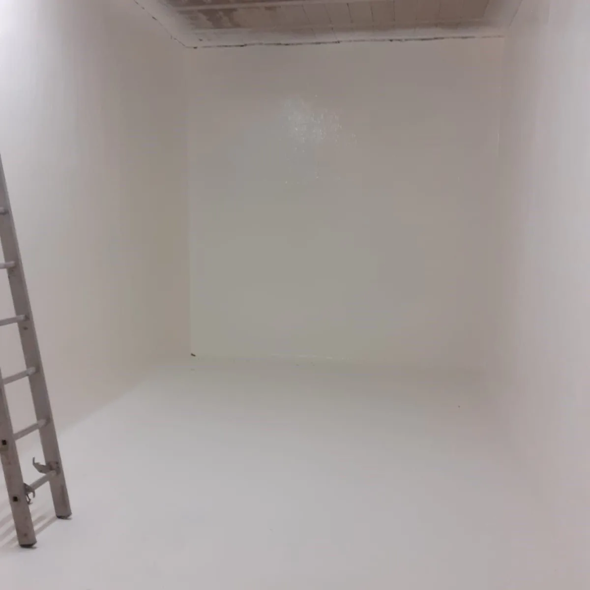 Finished white lining inside the water tank, Mallorca