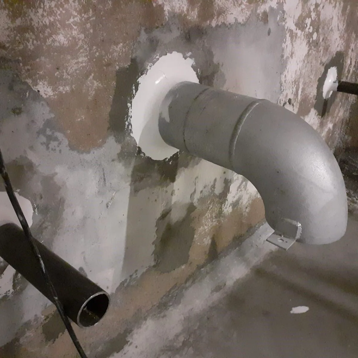 Pipe flange detail before lining, Mallorca tank